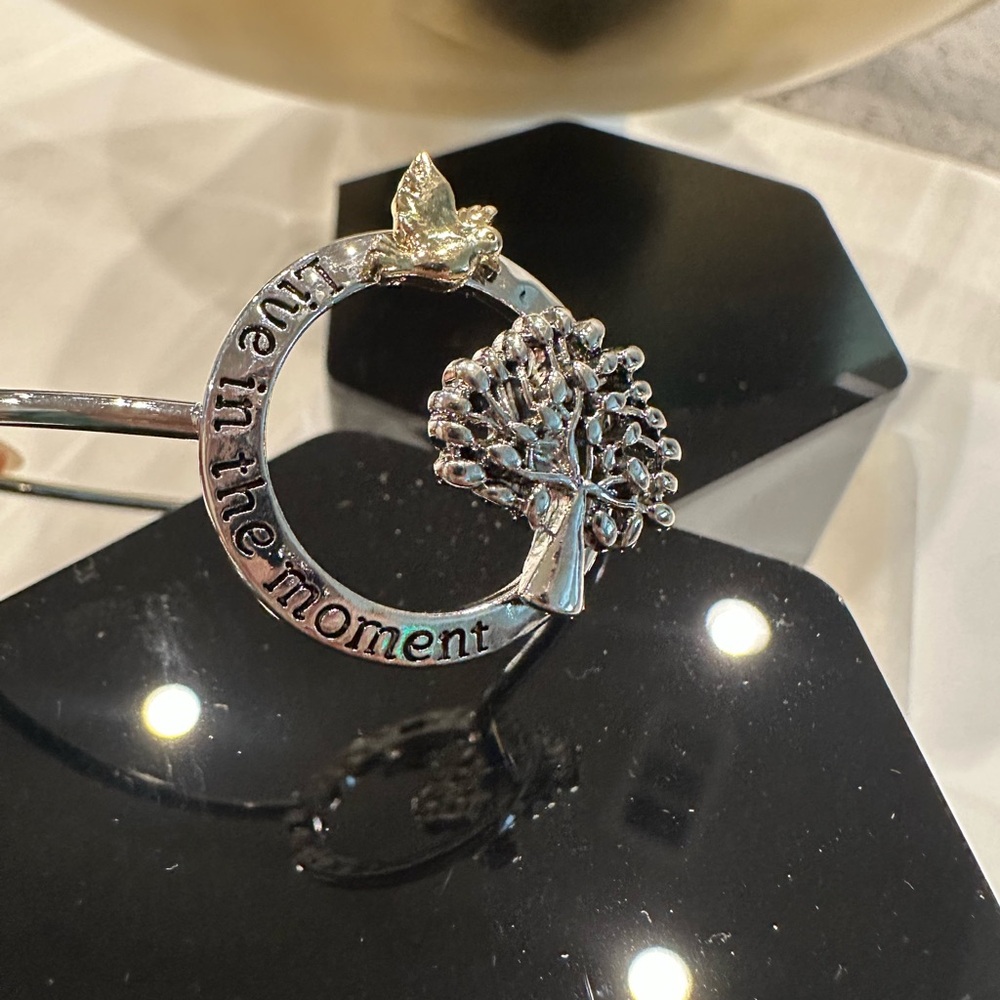 Silver Bracelet with Tree of Live “Live in the moment”